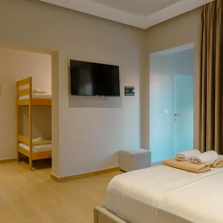 אורחן Delmar Garden גולם