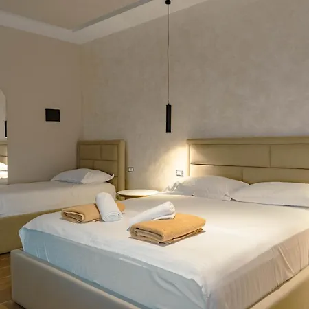 אורחן Delmar Garden