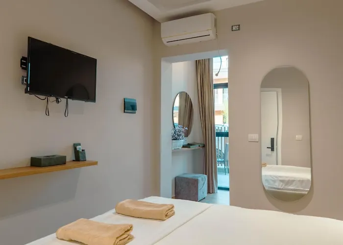 Delmar Garden Golem (Tirana)