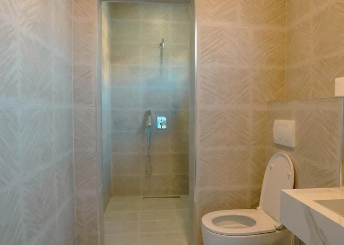 Delmar Garden Golem (Tirana)